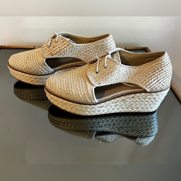 SHELLY’S London Wicker Style Platfrom Heels - Picture 2 of 5